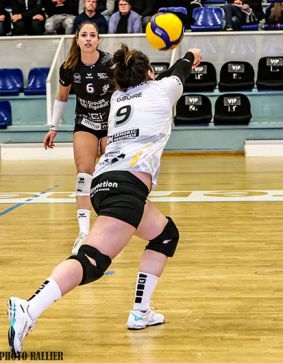 VOLLEY-BALL ROMANAIS